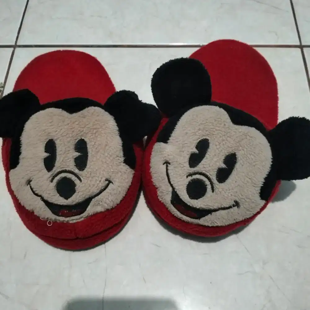 Sendal boneka anak