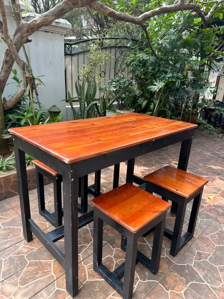 Meja kursi cafe kayu / Meja kursi kayu 1 set / Meja kursi makan 1 set