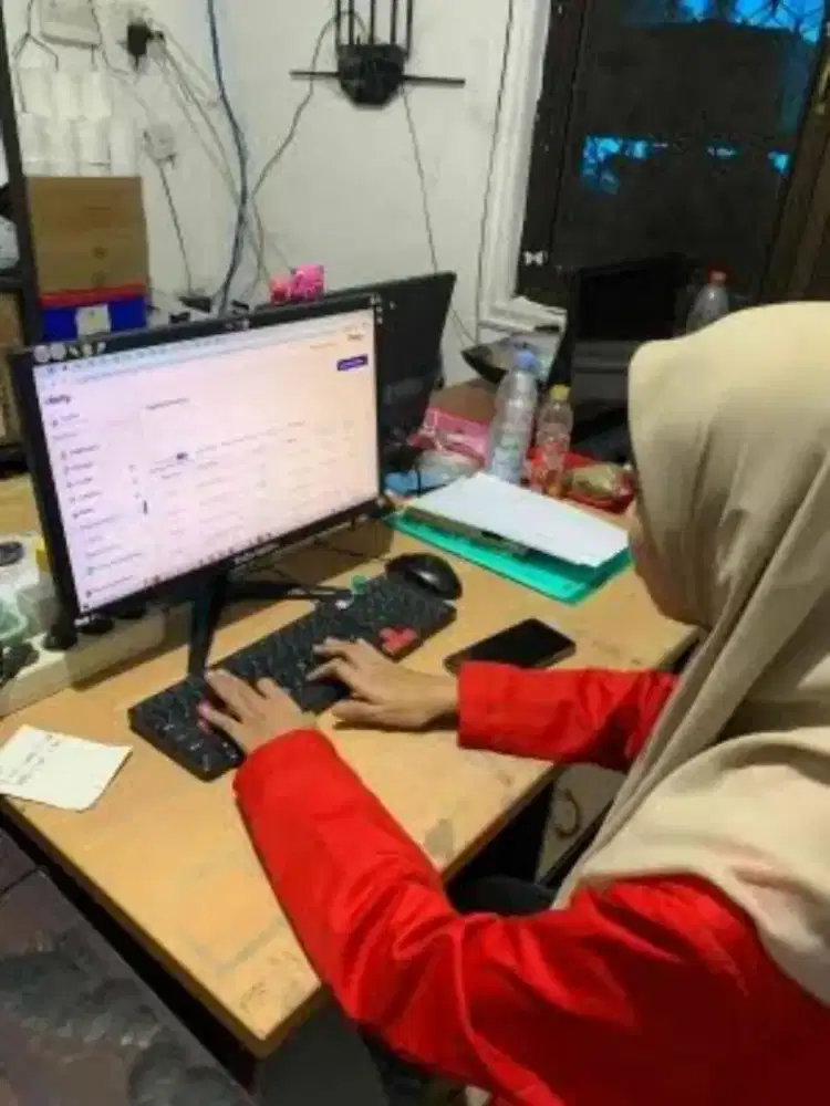 LOWONGAN ADMIN ONLINE SHOP PEREMPUAN