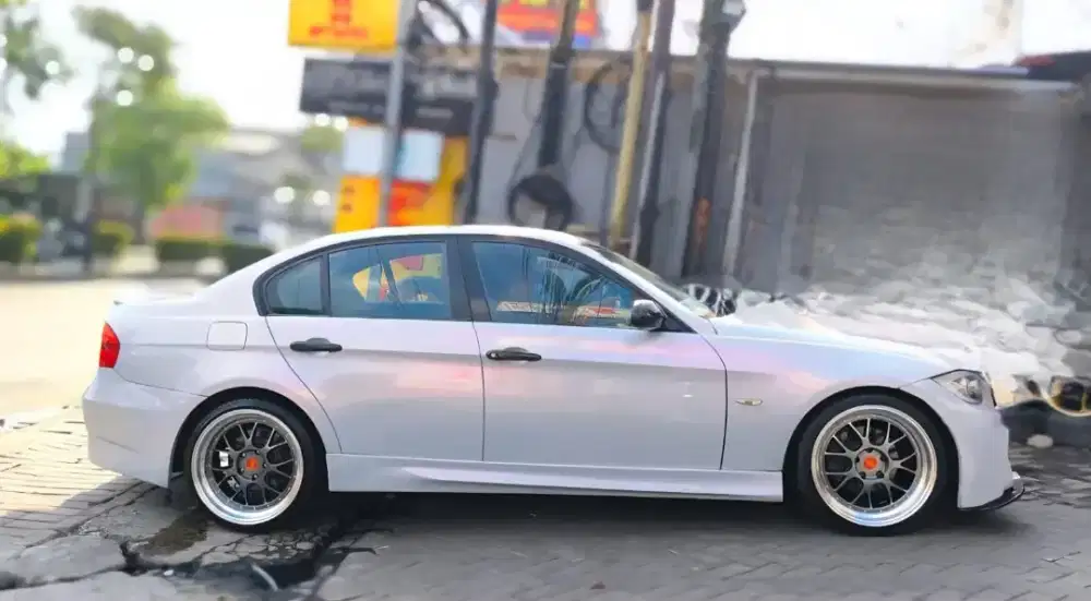 Dijual BMW E90 320i
AT Tahun 2008