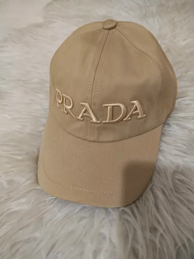 Luxury PRADA caps sangat cakep dan keren maksimal