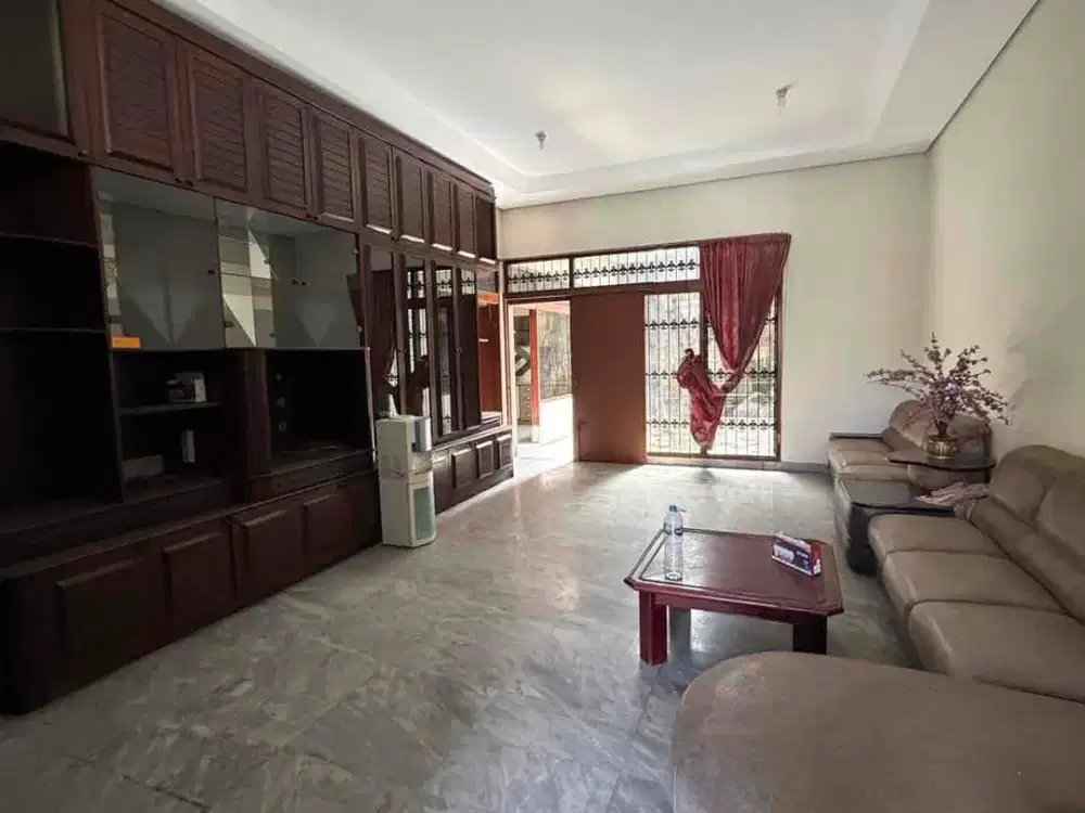 DIJUAL RUMAH 
SAYAP RAMDAN

Lt 400
Lb 450
2lt
LM 14
kt 7
km 4
2200wt
jet pum
carport 2
garasi 1
SHM

hrg 3,6M
neti

LN - AG - JY