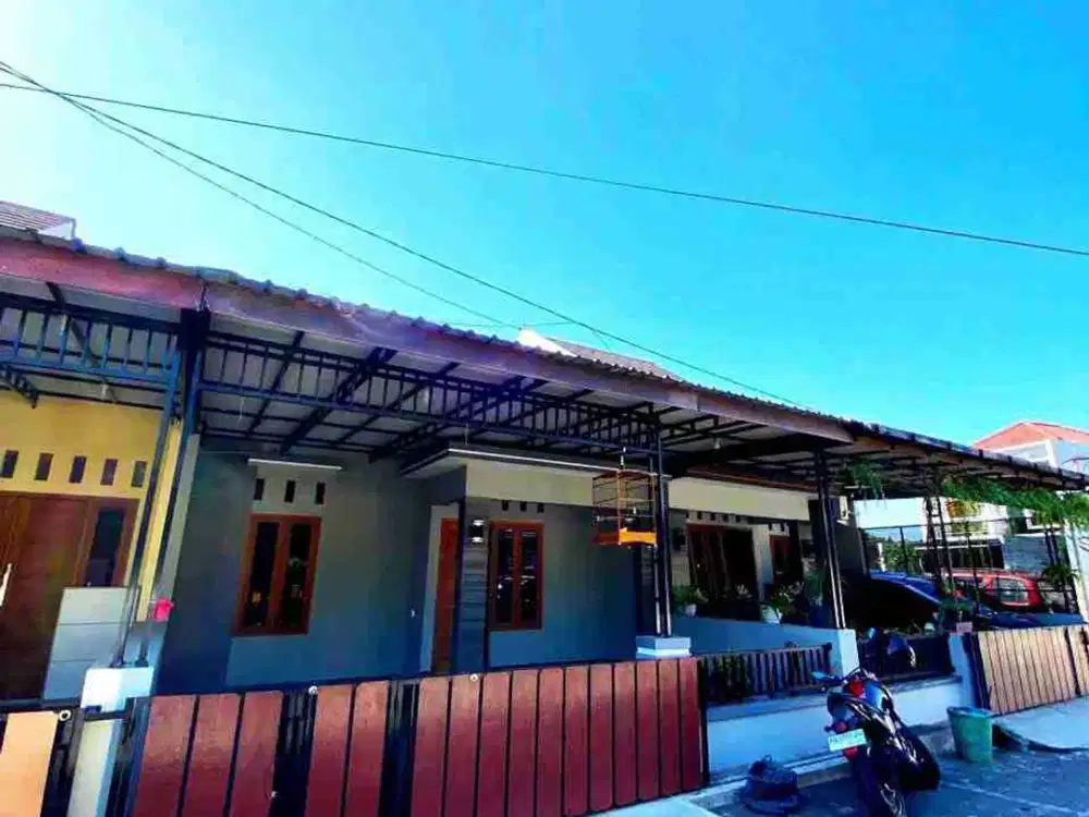 Rumah Bagus Luas Dekat Luwes Gentan