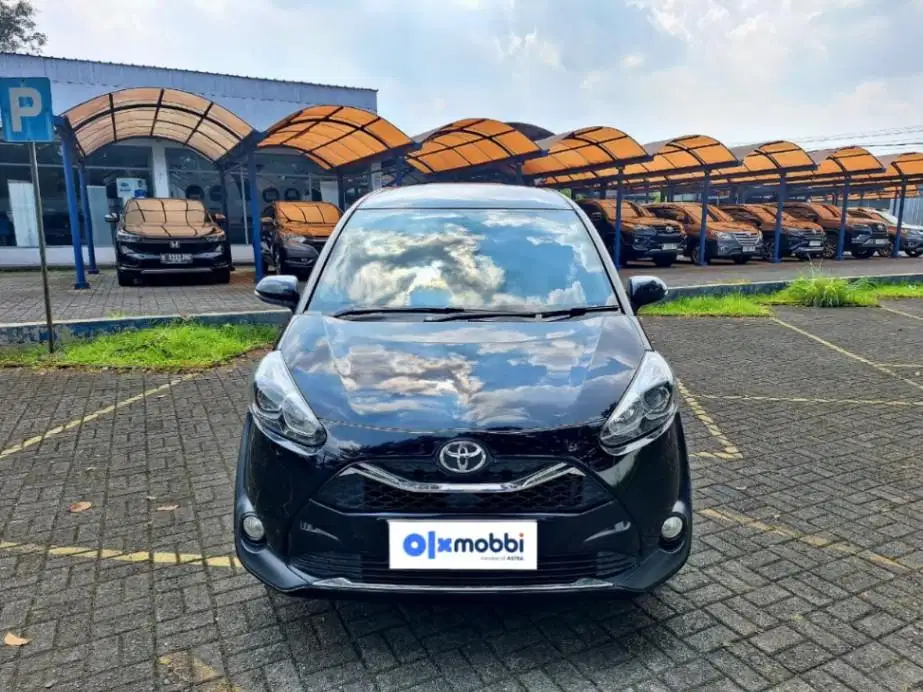LOW DP - Toyota Sienta 1.5 V Bensin-AT 2021