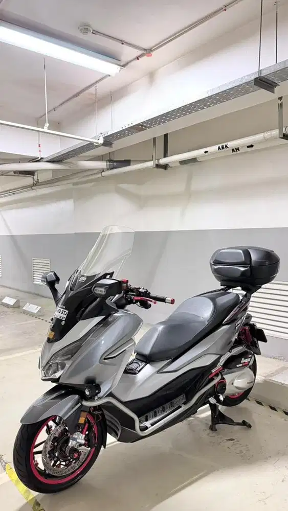 Dijual Honda Forza 2018 Full Modifikasi rata kanan