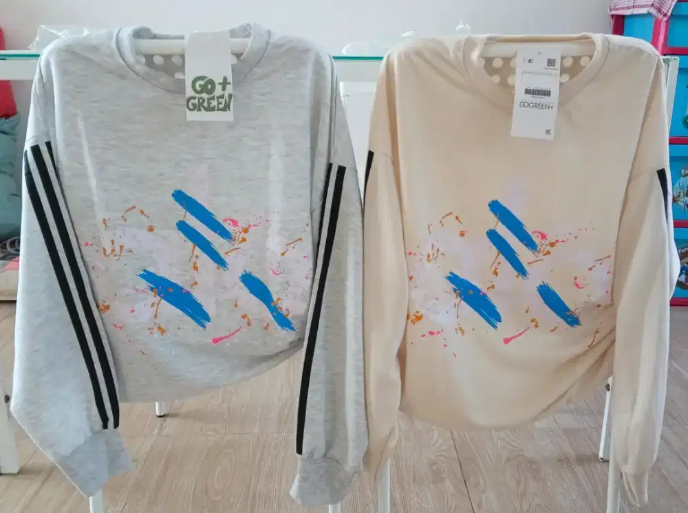 Dijual kaos lengan panjang 2 warna fit to L