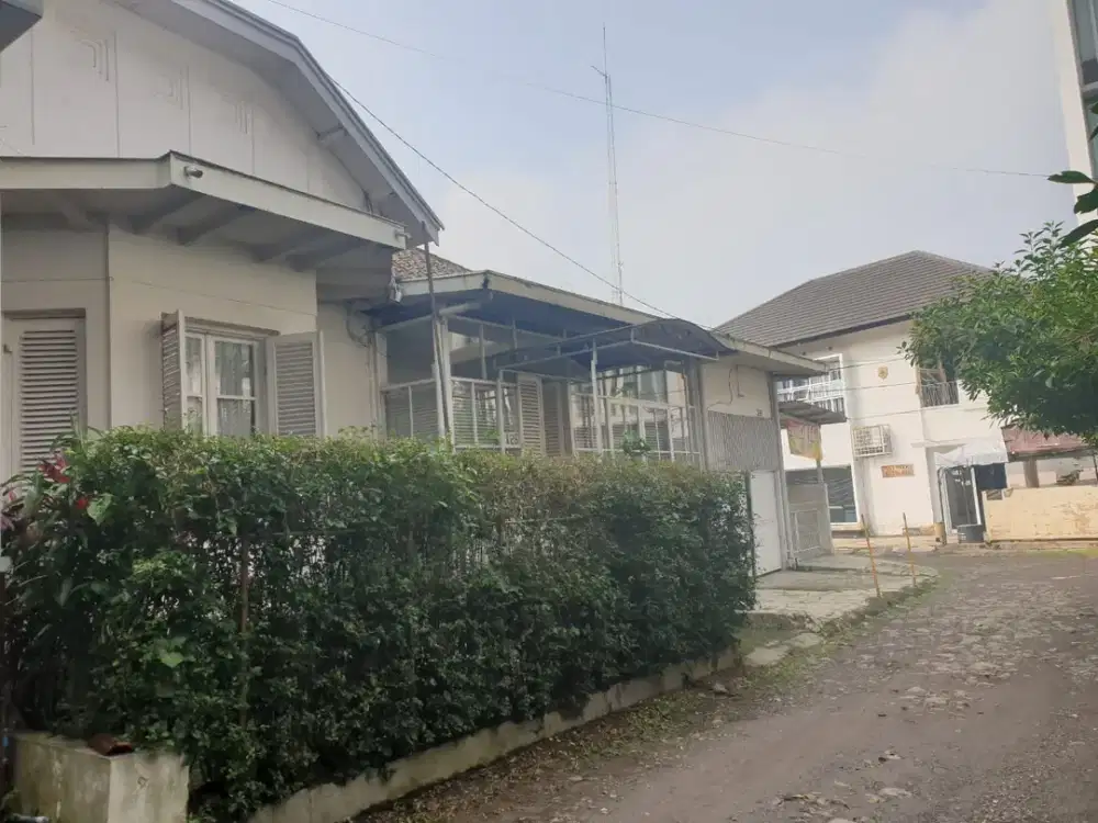 JUAL CEPAT DAGO RAYA DKT RS BOROMEUS BANGUNAN TUA, LOKASI EMAS, HARGA NEGO!