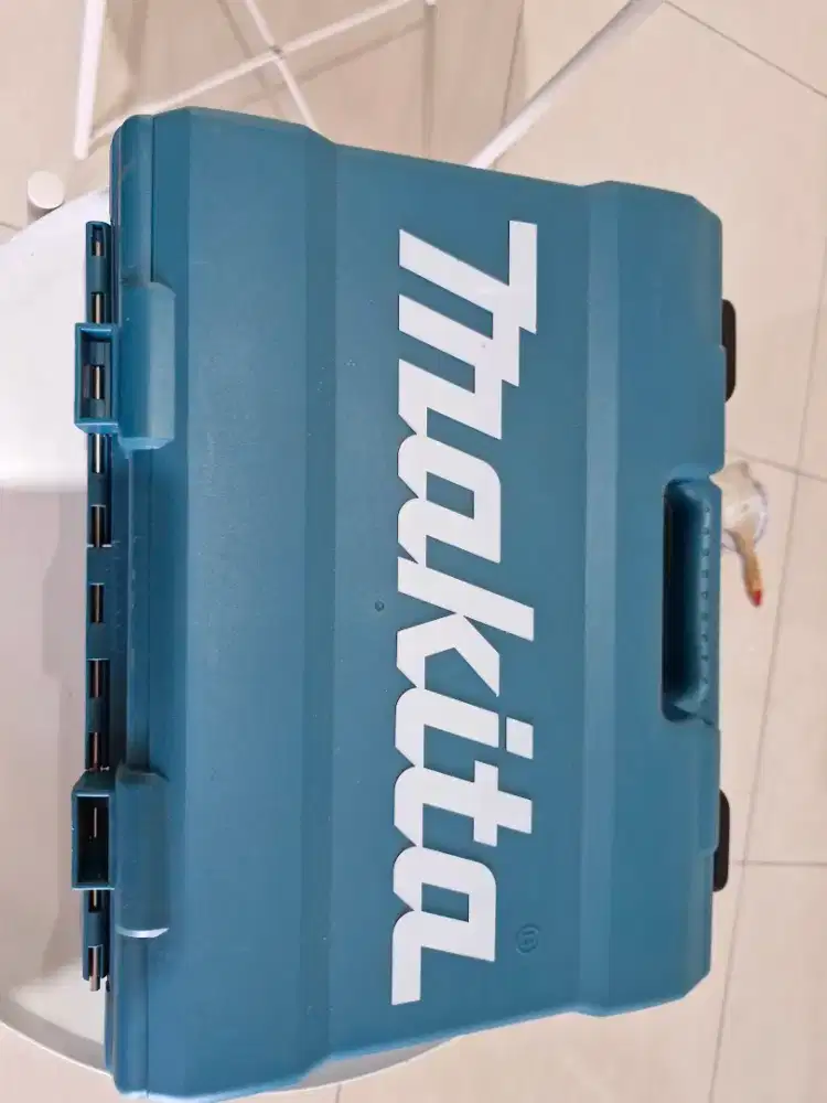 Makita bor baterai / cordless drill DF333DWYE
