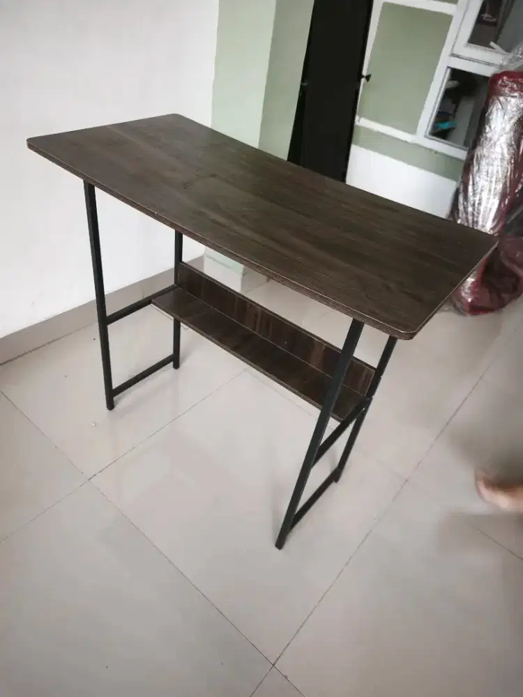 Meja Kerja minimalis
