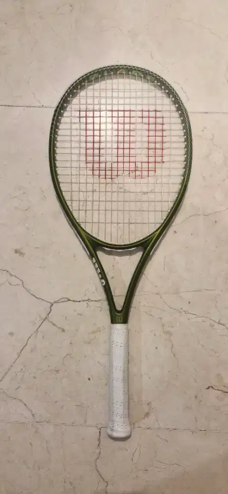 WTS prelove tennis racket wilson blade feel 103 like new!