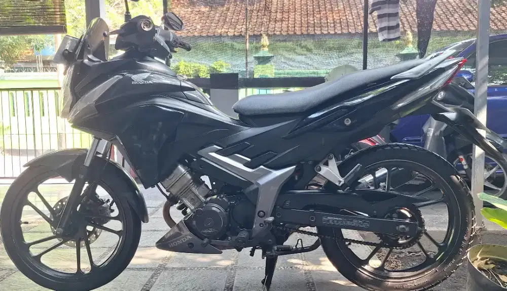 Dijual Motor Honda CS One