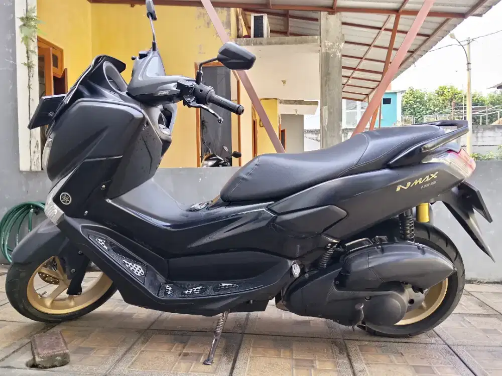 Motor Yamaha Nmax Hitam 2018
