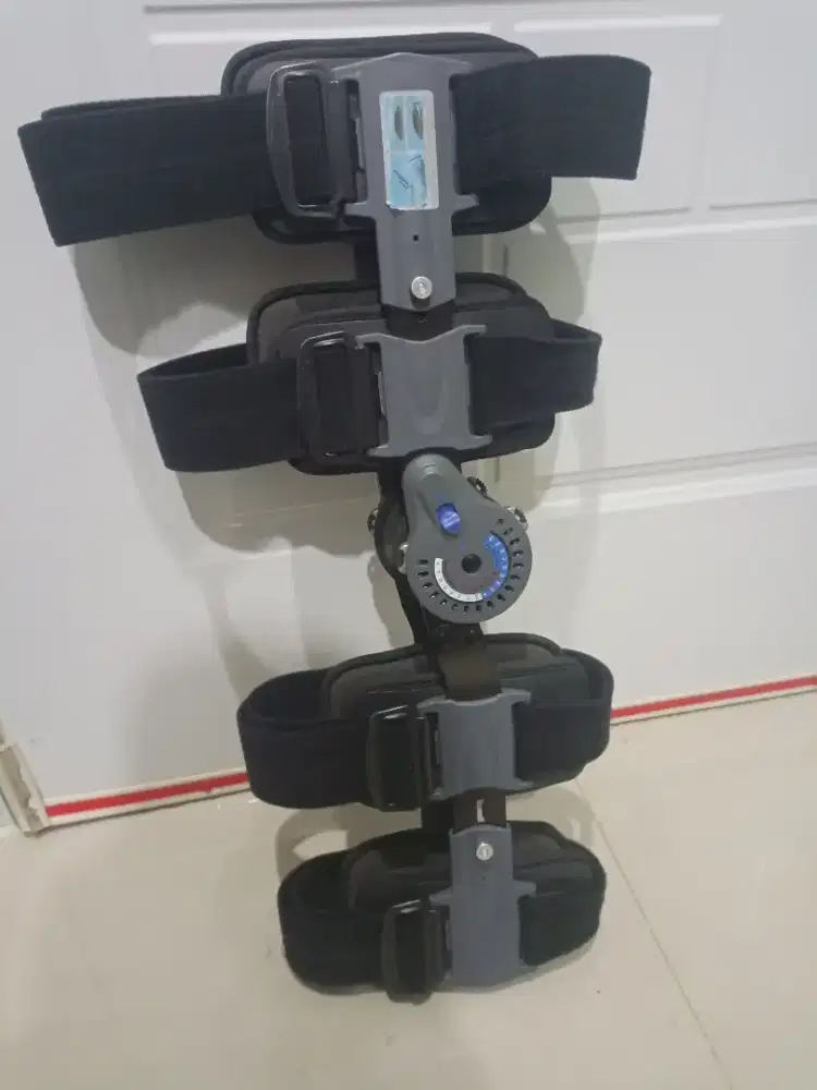 Thuasne Knee Brace ROM R - Penyangga kaki untuk cedera ACL