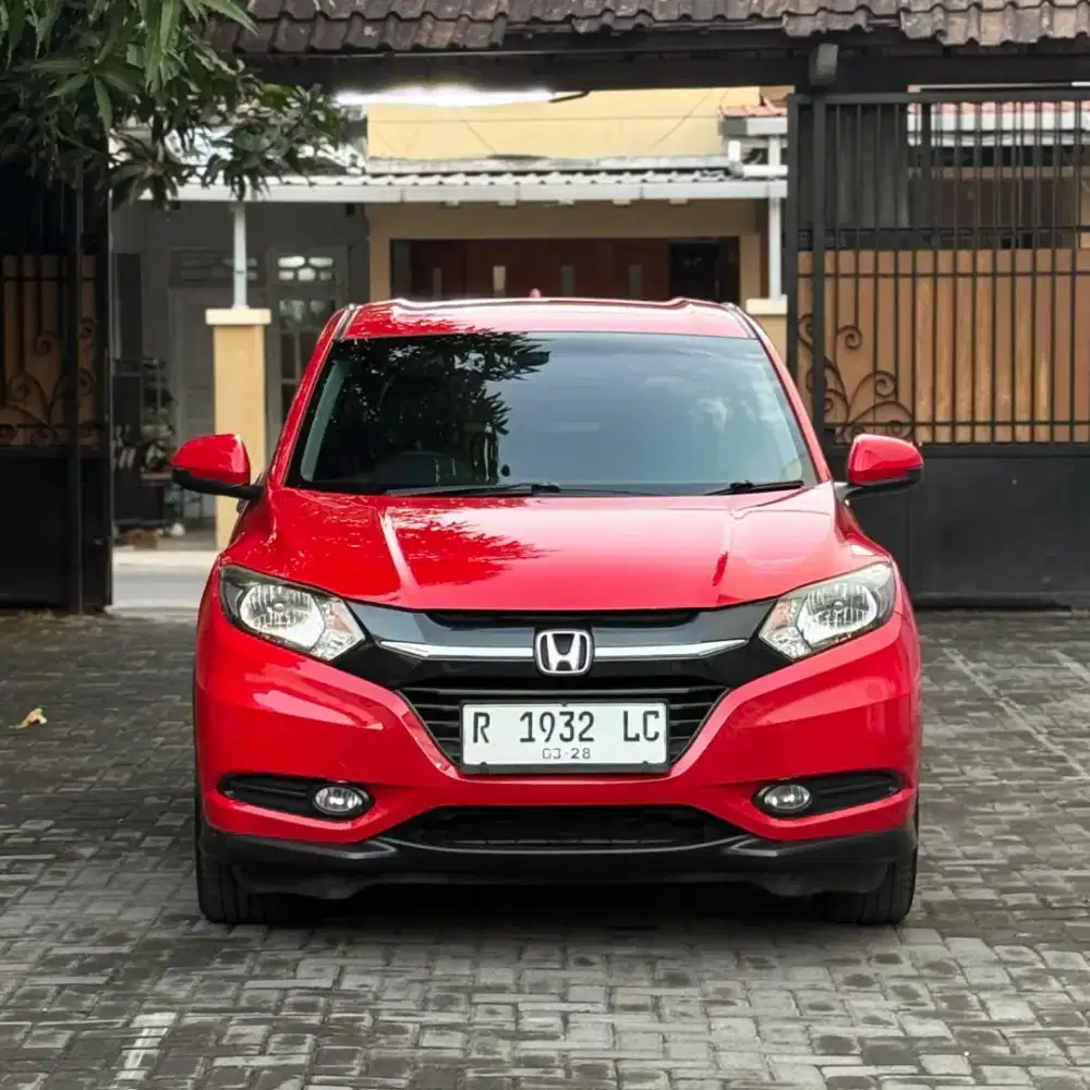 HR-V 1.5 E Matic warna merah