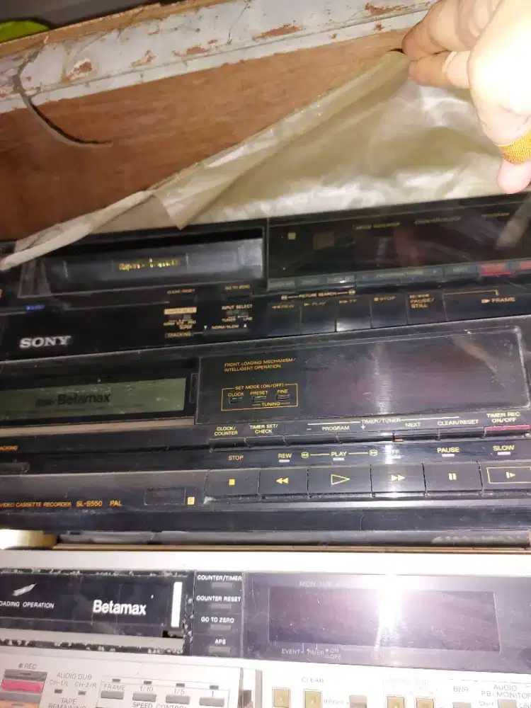 Jual video player Betamax dan Super Betamax