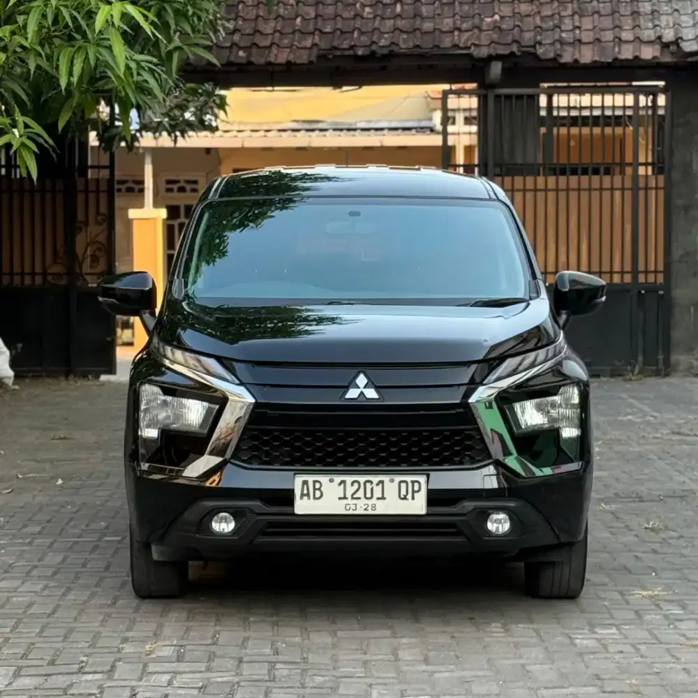 Xpander 1.5 Type GLS Matic Warna Hitam