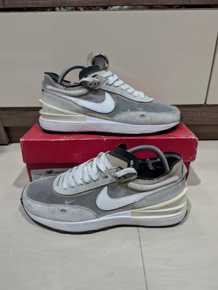 Sepatu Nike waffle one preloved size 42