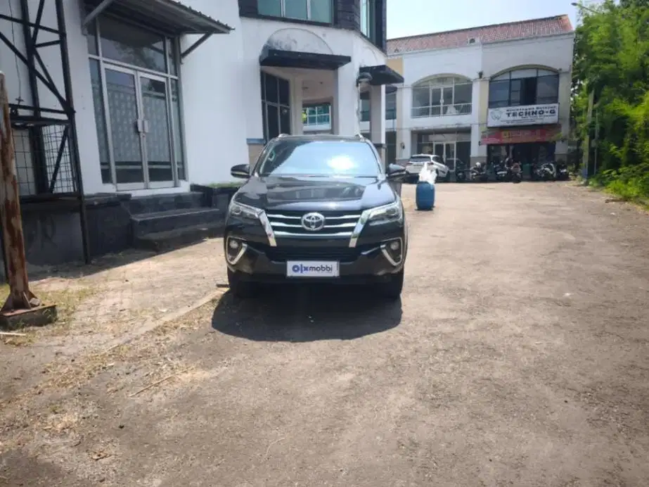 LOW DP - Toyota Fortuner 2.4 4x2 VRZ Solar-AT 2016