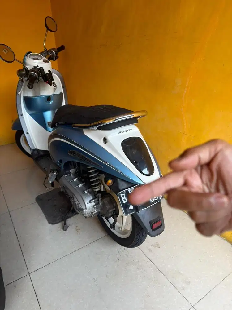 SCOOPY 2011 SECOND MOTOR BEKAS
