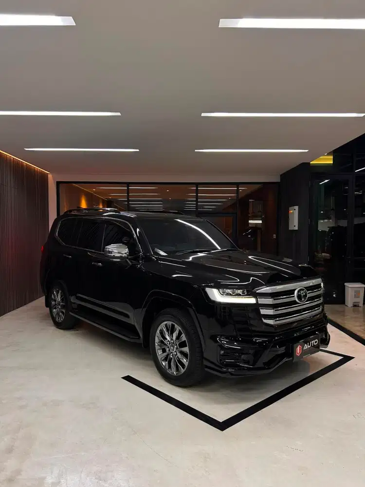 Toyota Land Cruiser LC300 VXR 2026 LC Hitam Km5rb Nik 2025 B1889JI