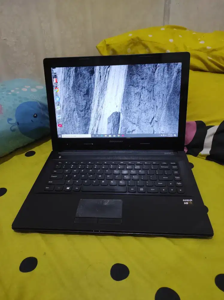 Laptop lenovo slim siap pakai