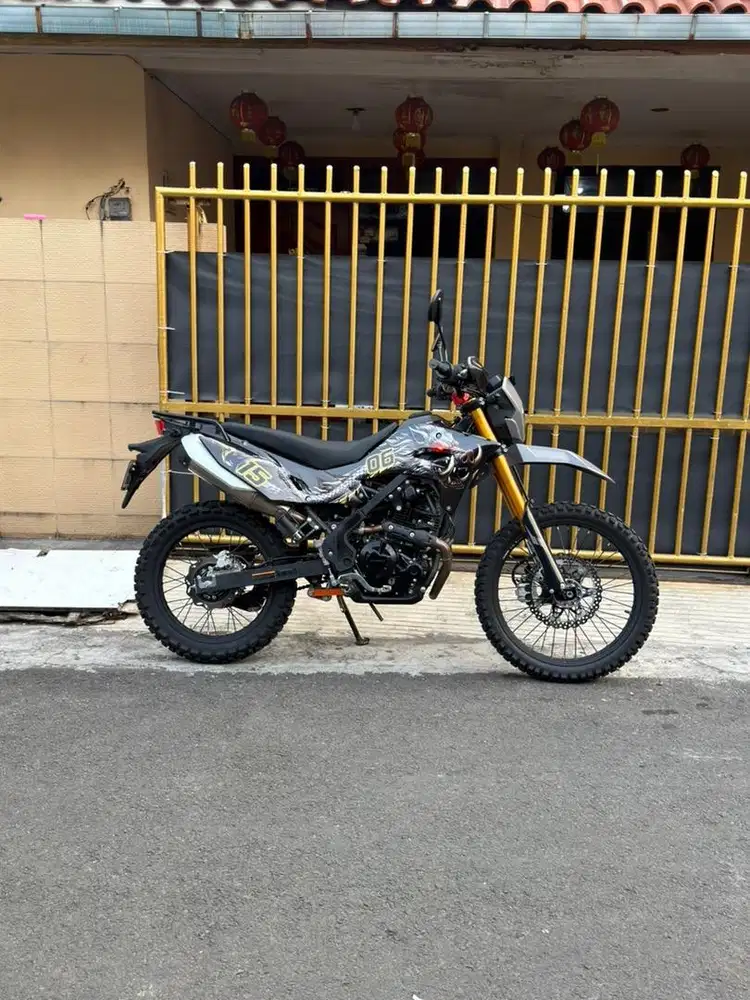 KLX 230 SM SE 2025