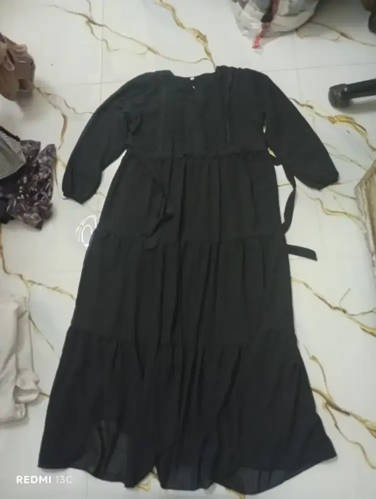 Gamis hitam remaja tanggung