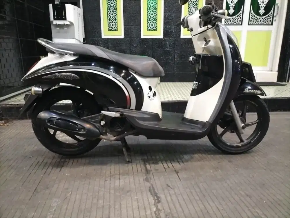 MOTOR SCOOPY KARBU 2012