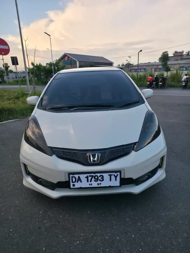 JAZZ RS GE8 M/T (MANUAL)