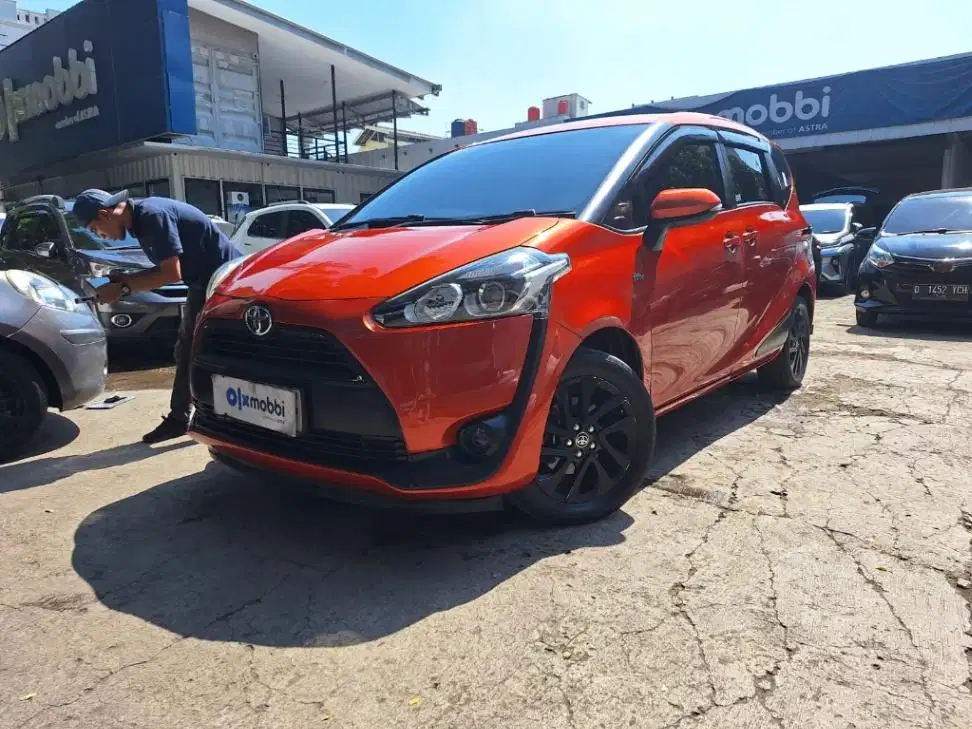 LOW DP - Toyota Sienta 1.5 V Bensin-AT 2019