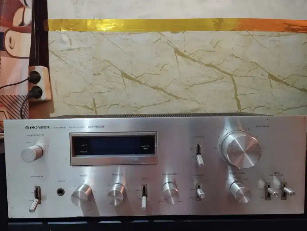 Amplifier pioneer SA 608