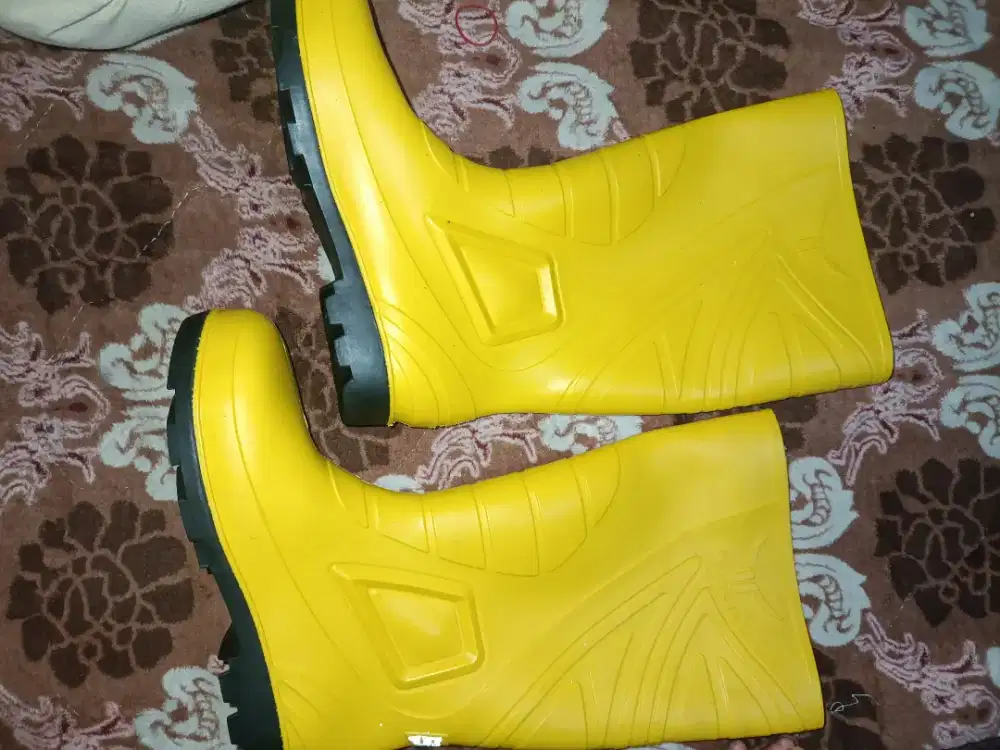 dijual sepatu boots petrova ukuran 43