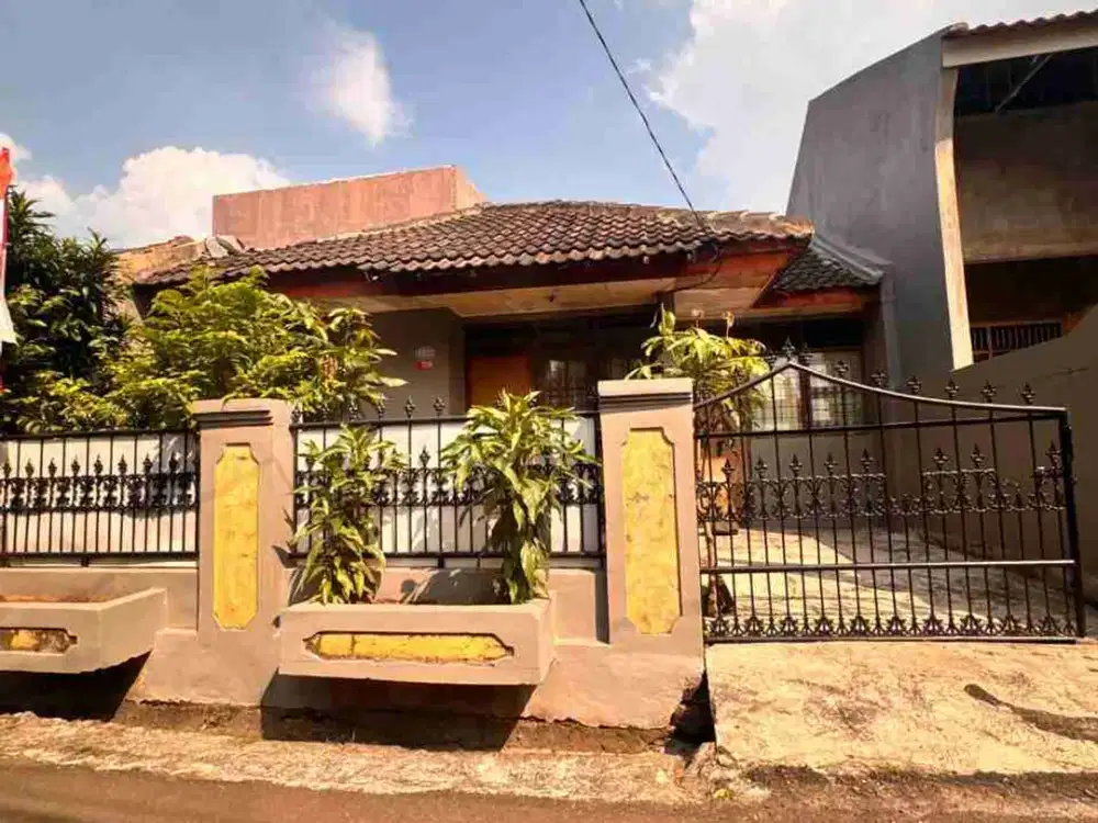 Rumah lama  di komplek Pamulang 2 tangerang Selatan