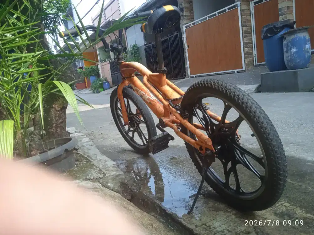 Sepeda BMX Pacific