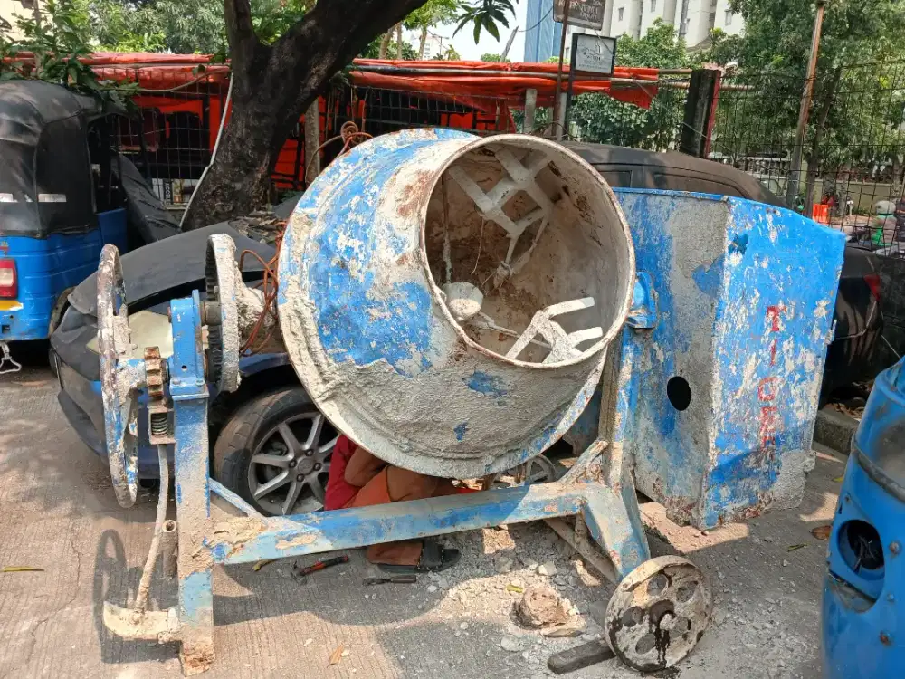 Alat proyek di borong