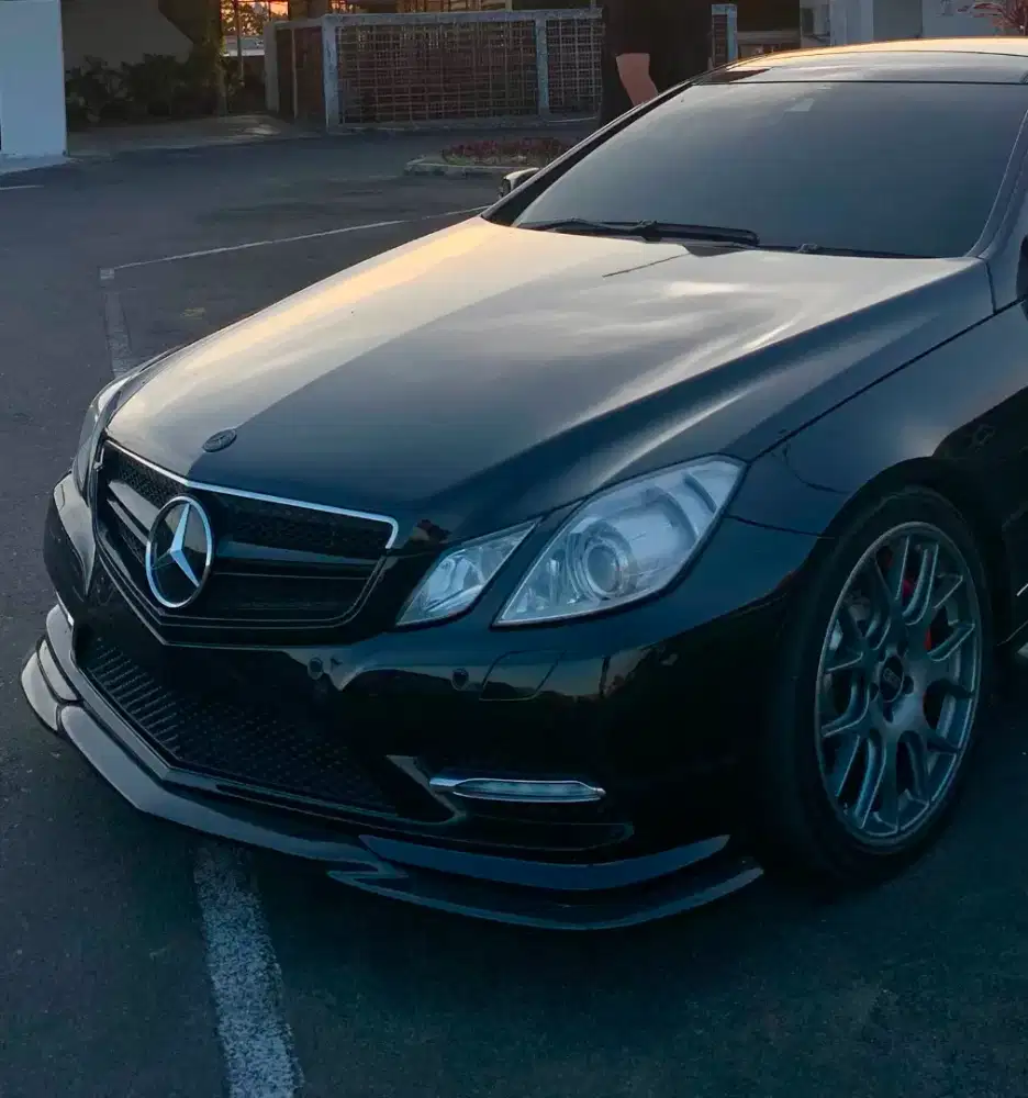 Mercedes-Benz E250 COUPE
