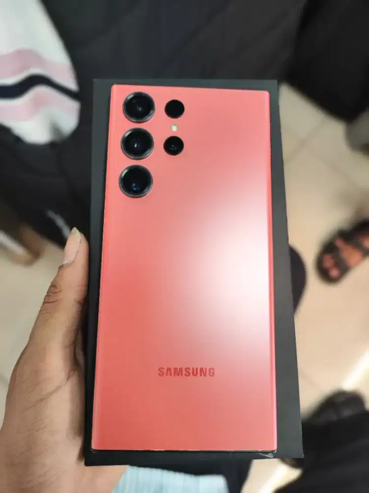Samsung S23 Ultra 12/1TB
Red