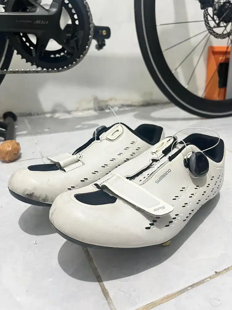Sepatu Cleat Shimano RP5 43