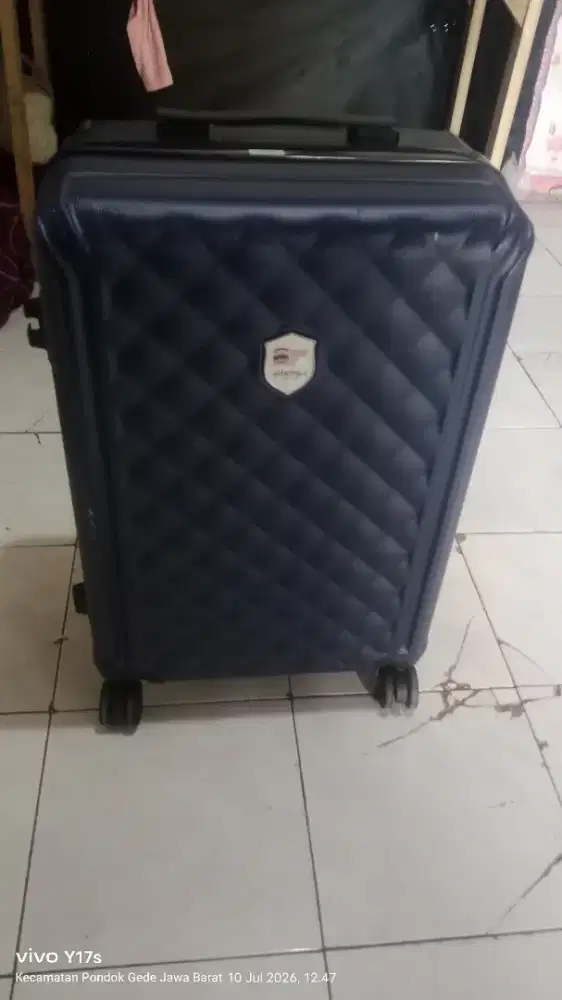 Koper bagasi warna biru