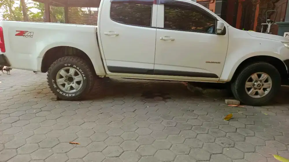 Mobil Chevrolet Colorado Dobel kabin 4×4