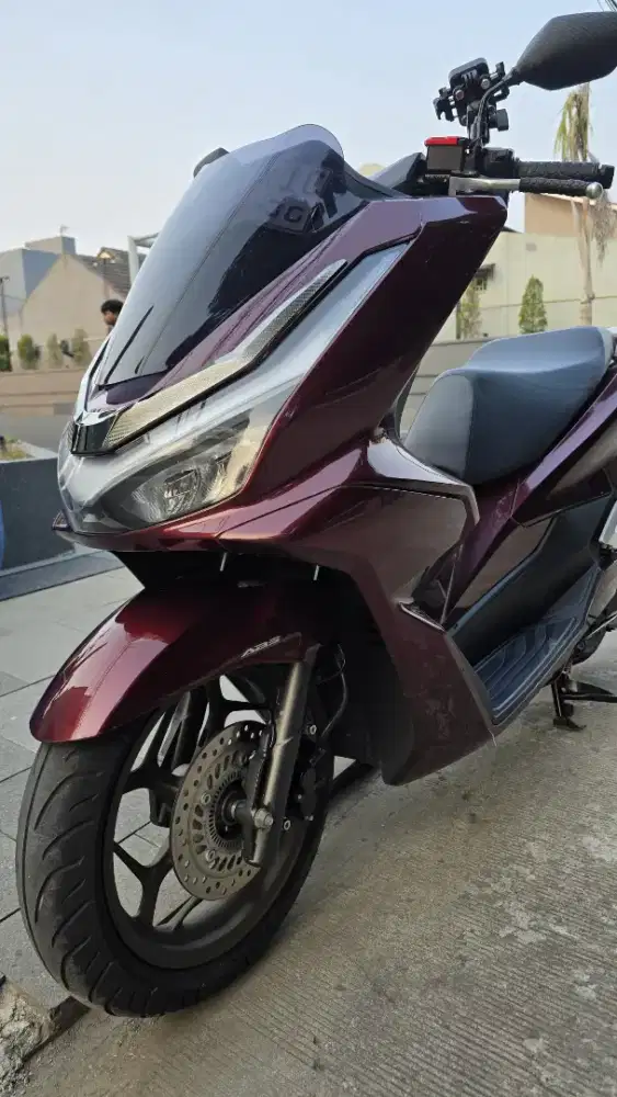 DIJUAL CEPAT! HONDA PCX ROADSYNC TIPE TERTINGGI LOW KM LIKE NEW
