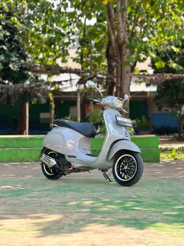 DIJUAL VESPA SPRINT 150 IGET ABS LED TH 2022 PERFECT CONDITION