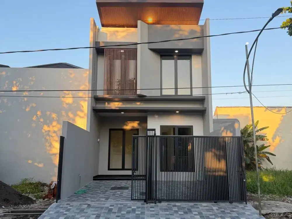 Rumah baru modern 2 lantai di Manyar Jaya
