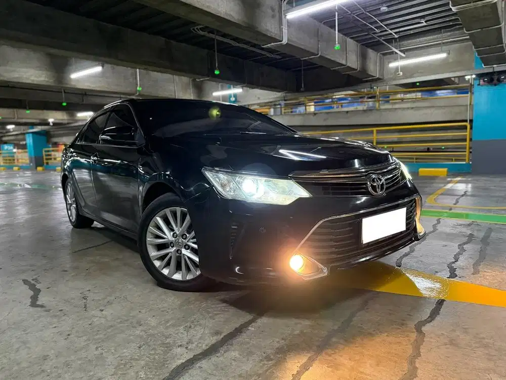 Toyota Camry V 2015