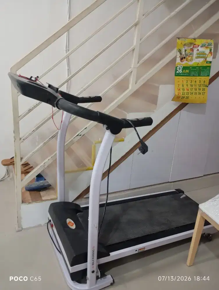 Treadmill / alat olahraga Jalan/lari jarang digunakan