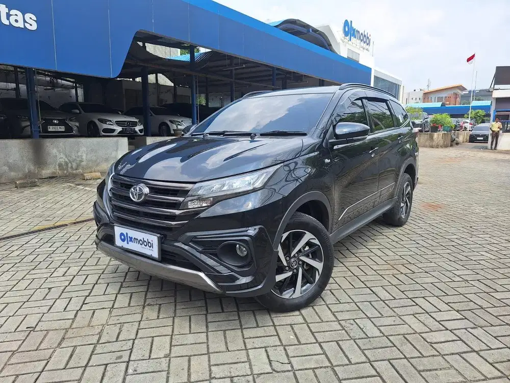 TDP 1 JUTA Toyota Rush 1.5 S GR Sport Bensin-AT 2022 Hitam CUIGB