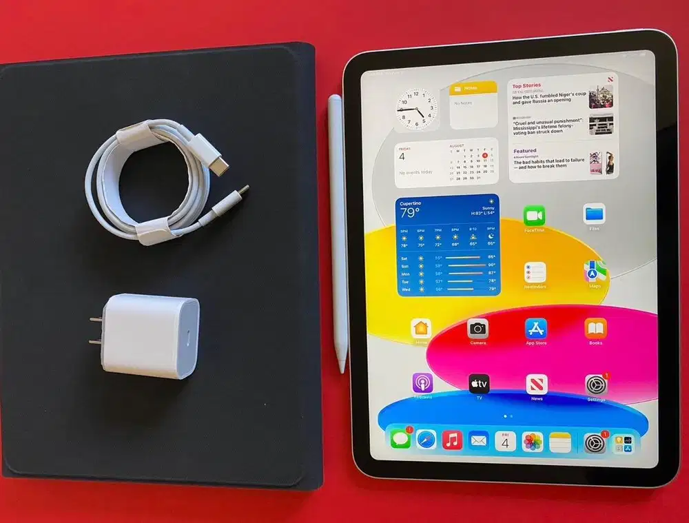 Apple IPad 10th Gen 64GB with Pen and Case