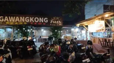 Di cari karyawan untuk kedai makan