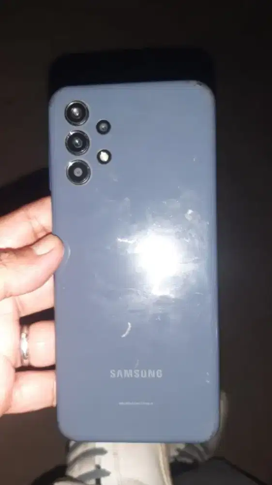 Samsung galaxi A13 4/128 minus layar retak & fungsi normal