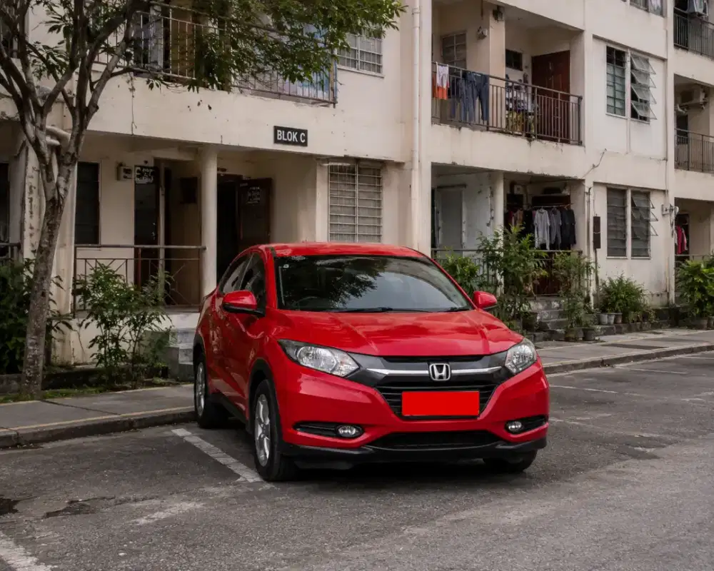 Dijual Honda HR-V E Matic tahun 2017 merah Plat R